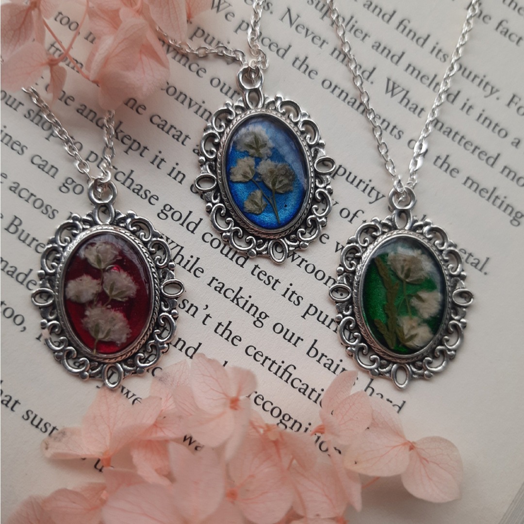 FLORAL HERITAGE PENDENT